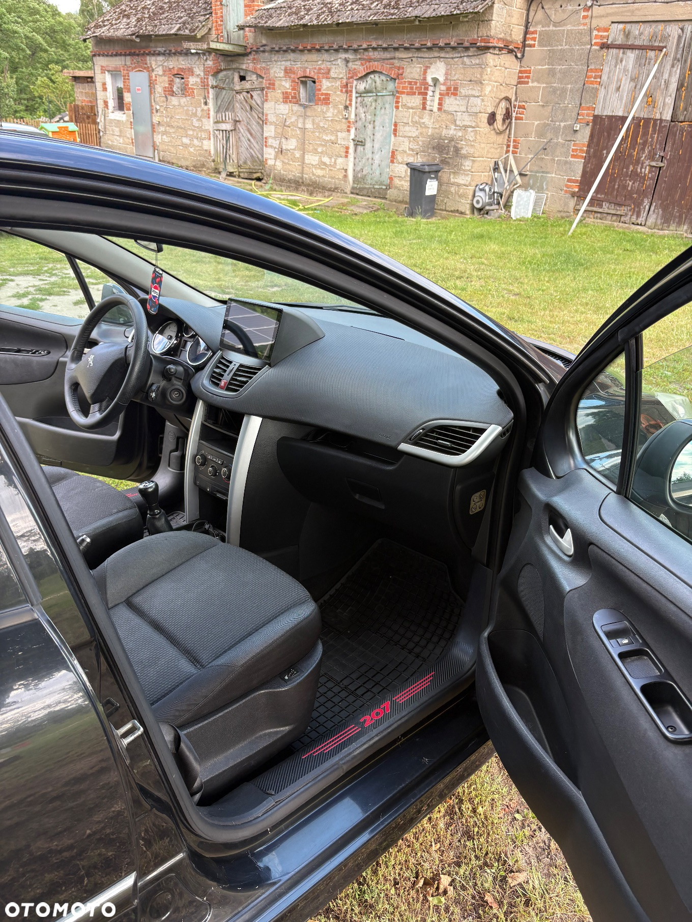 Peugeot 207 - 12
