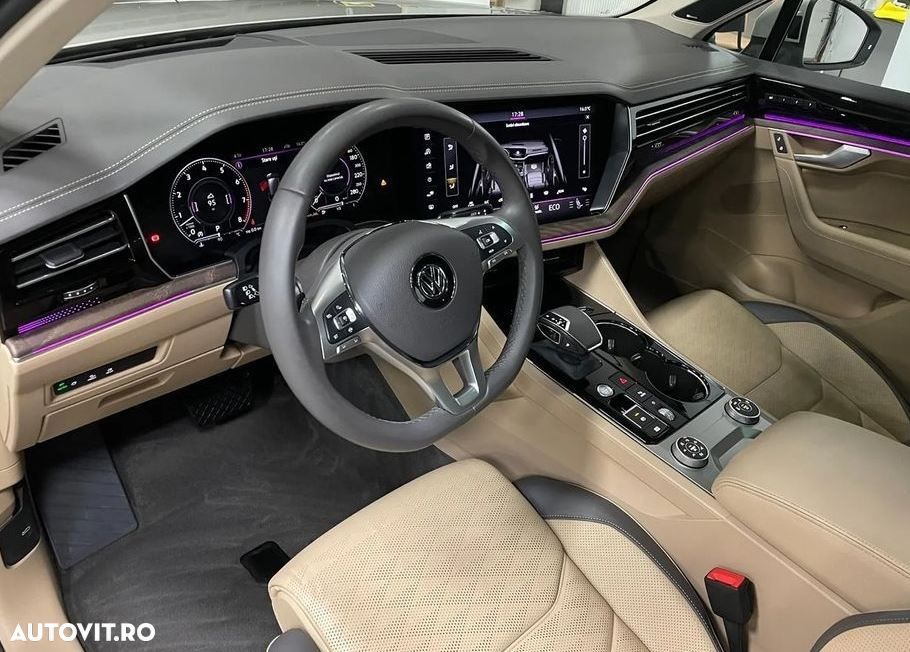Volkswagen Touareg - 2