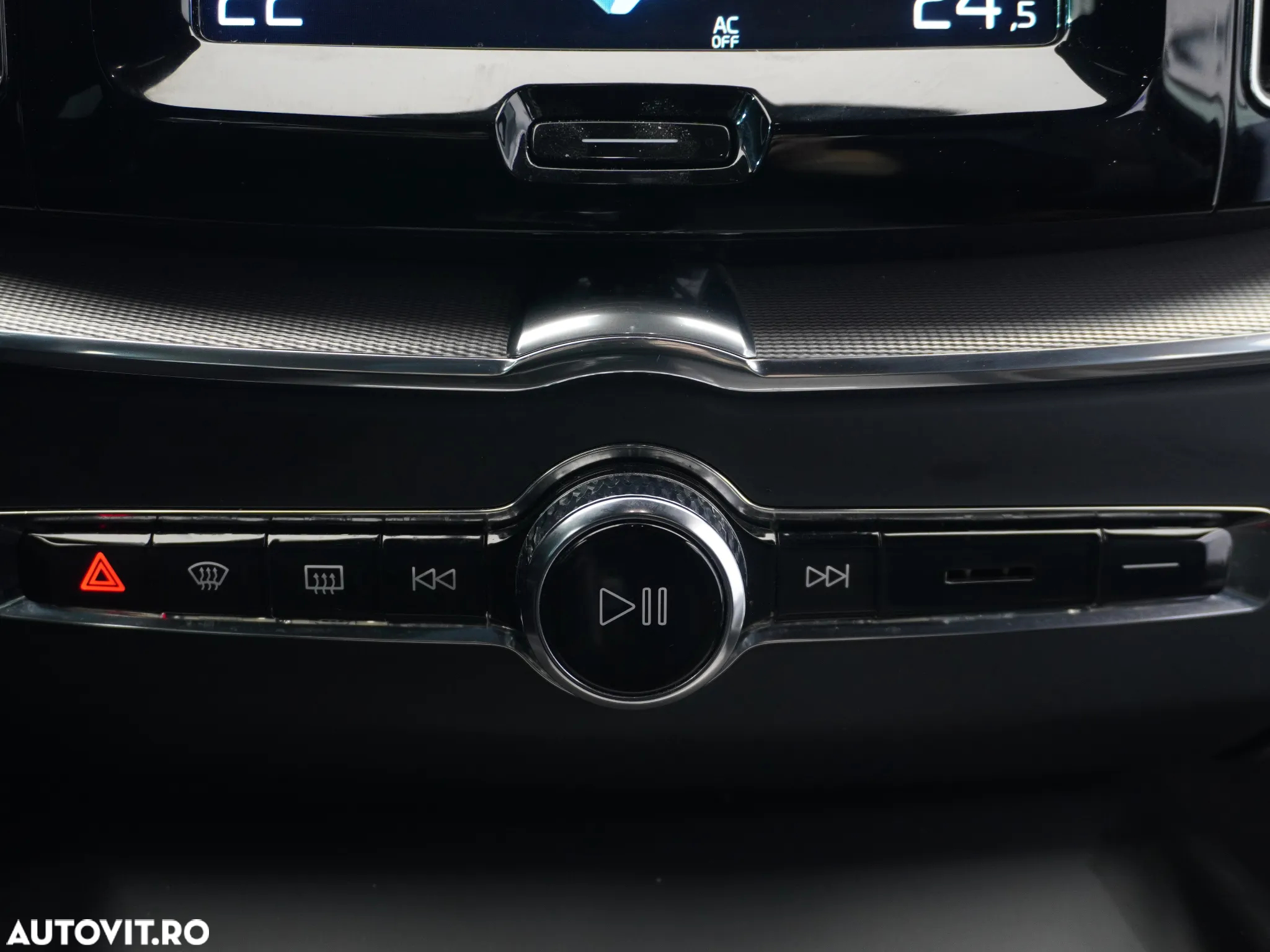Volvo XC 60 B4 MHEV R-Design - 21