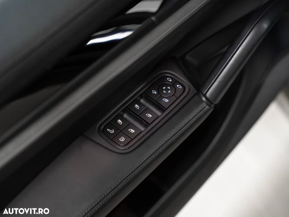 Porsche Cayenne Coupe E-Hybrid - 17