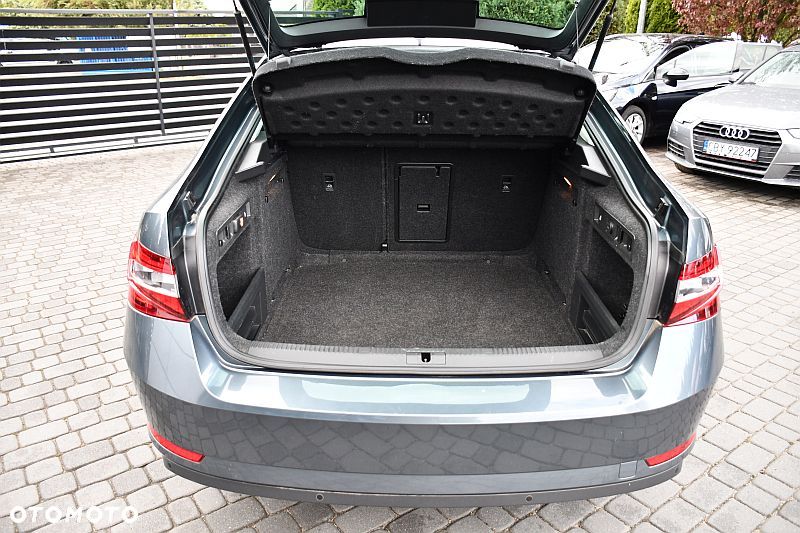 Skoda Superb 1.6 TDI DSG Style - 23