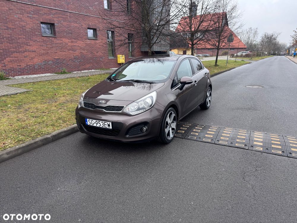 Kia Rio 1.4 Fifa World Cup Edition - 1