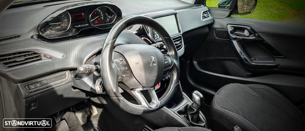 Peugeot 208 1.2 PureTech Allure - 16