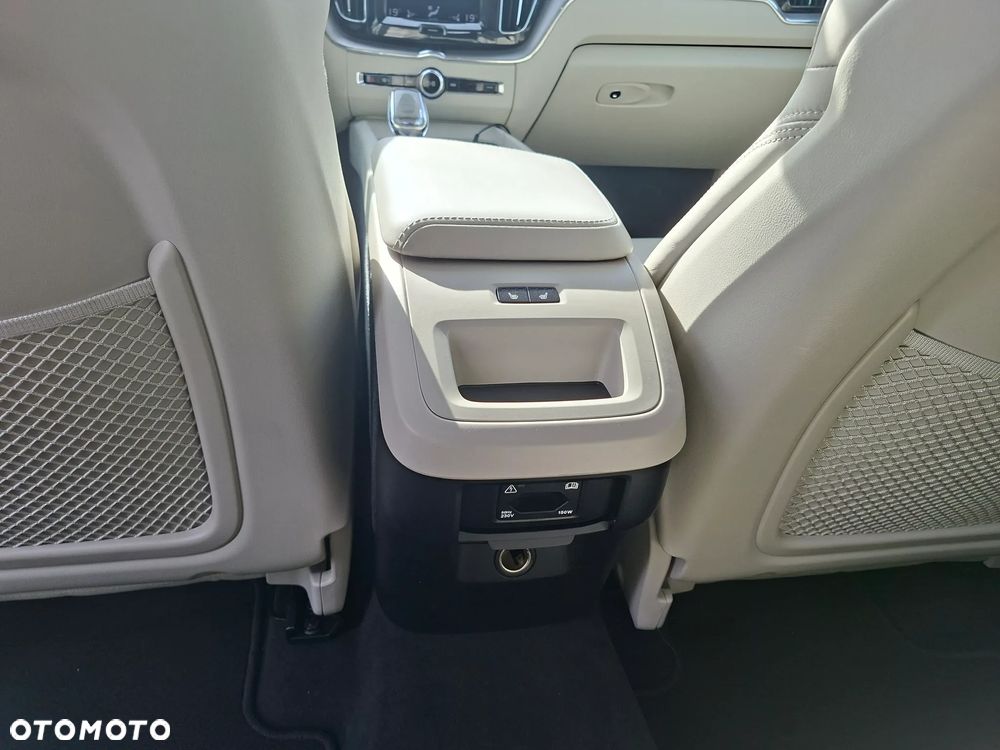 Volvo XC 60 - 16