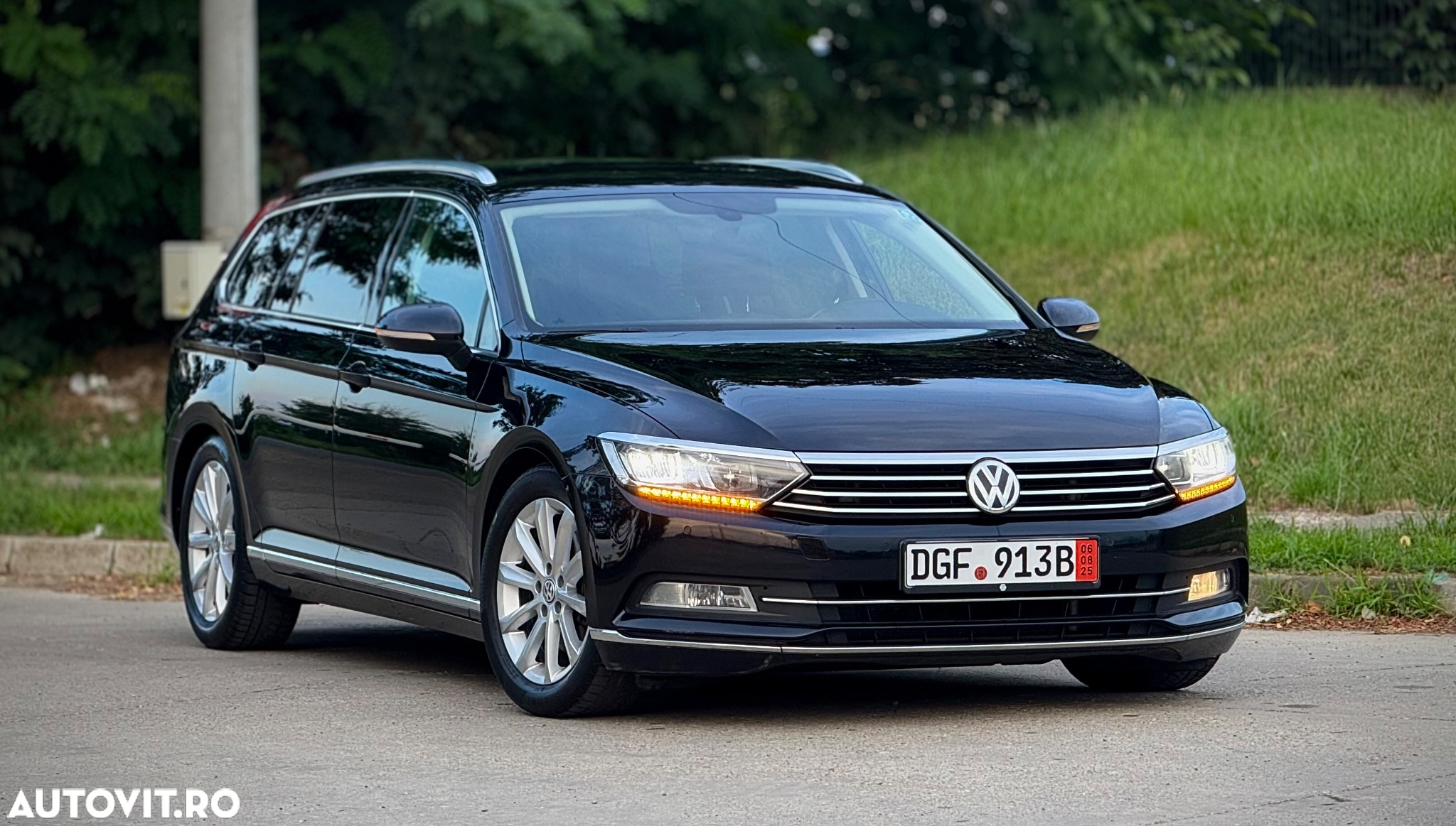 Volkswagen Passat Variant 2.0 TDI DSG Highline - 2