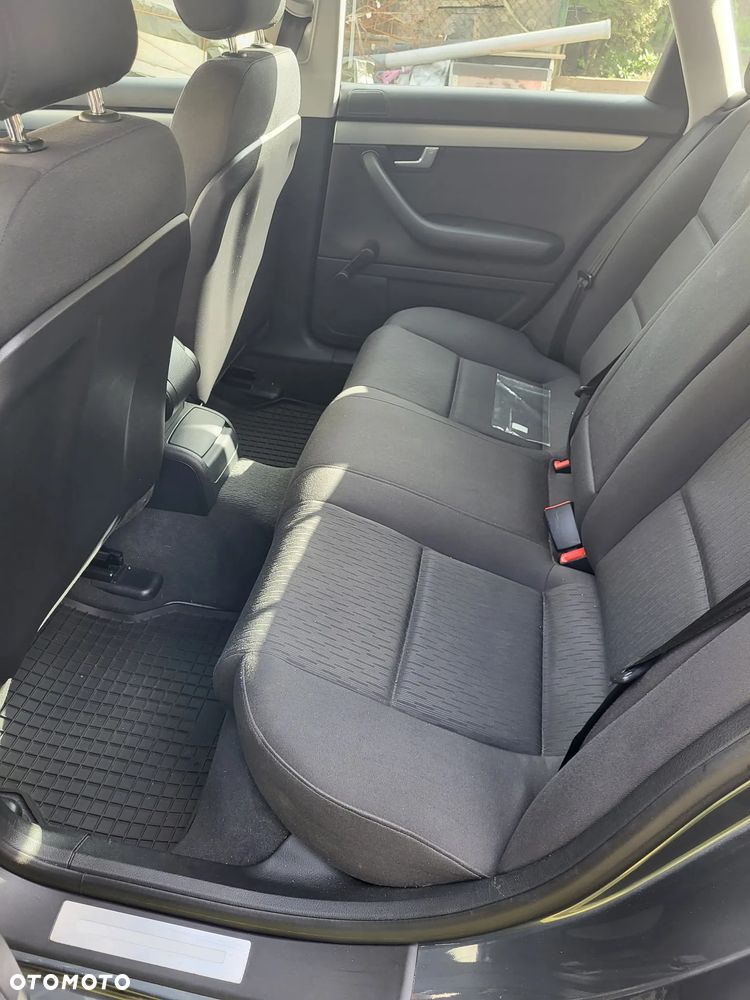 Audi A4 Limousine - 5