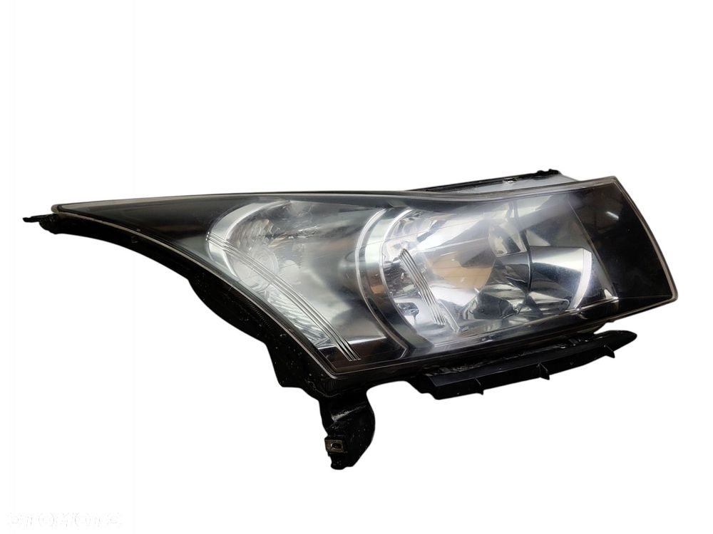 LAMPA REFLEKTOR PRAWY PRZÓD CHEVROLET CRUZE (08-12) EUROPA - 2