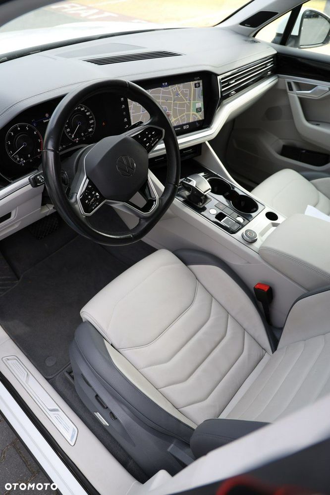 Volkswagen Touareg - 11