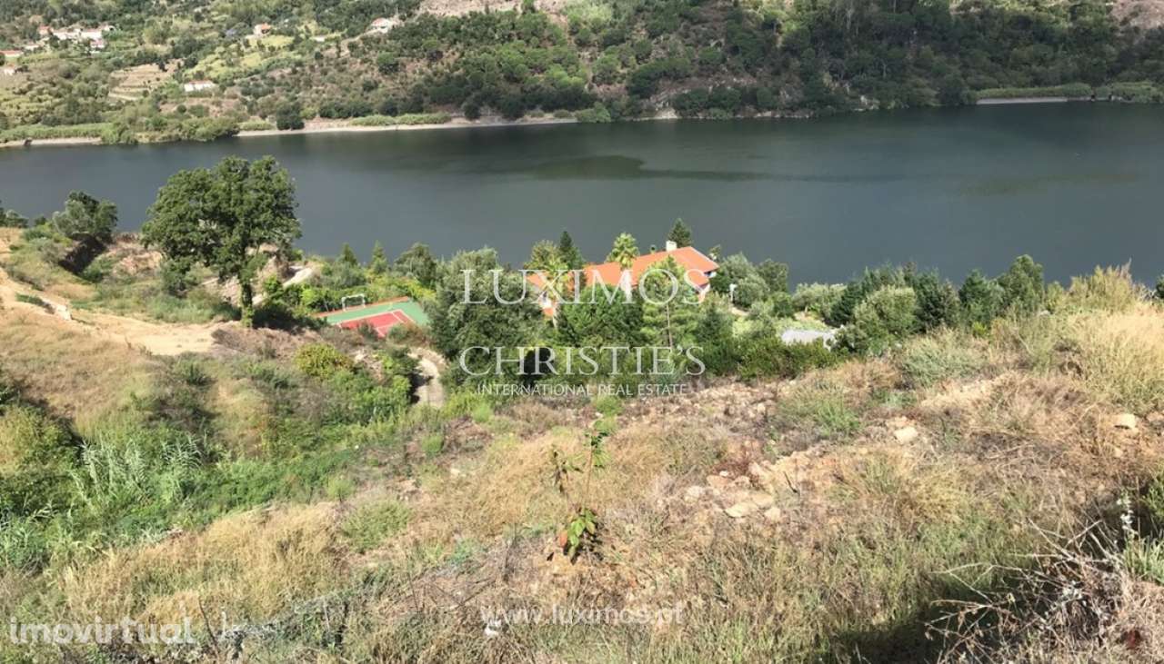 Terreno com vistas de rio e projeto aprovado à venda, em Resende - Grande imagem: 3/5