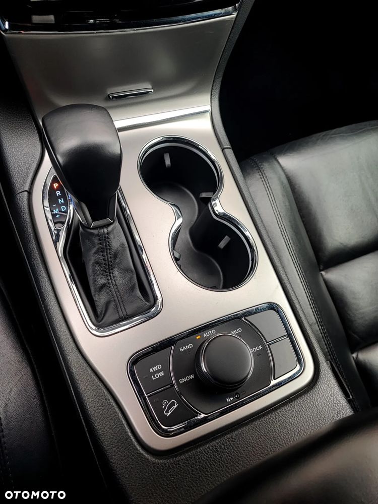 Jeep Grand Cherokee - 17