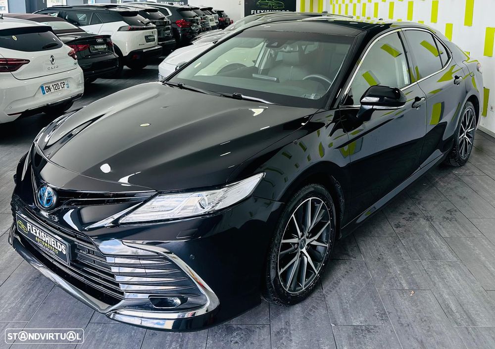 Toyota Camry - 4
