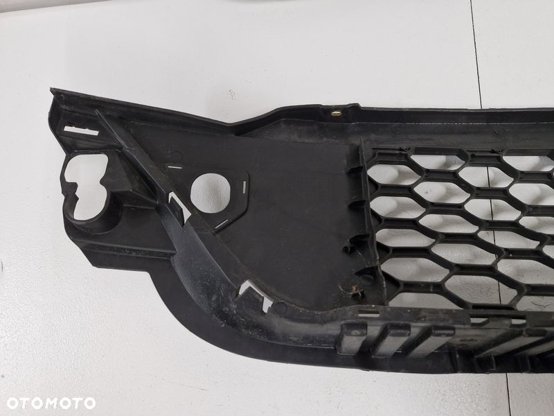 iveco daily vi 6 kratka atrapa zderzaka przedniego środkowa - 10