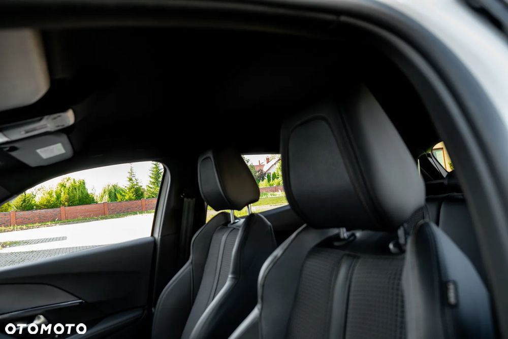 Peugeot 2008 1.2 PureTech GT S&S - 29