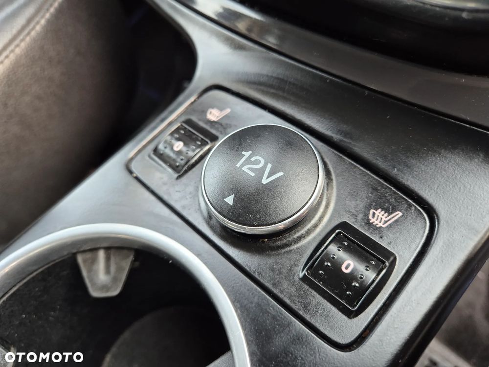 Ford Kuga 2.0 TDCi 2x4 Titanium - 8