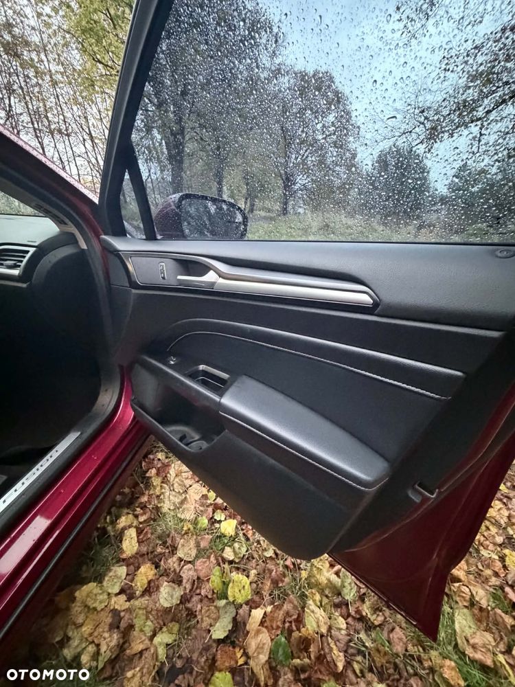 Ford Fusion 2.0 EcoBoost Titanium - 33