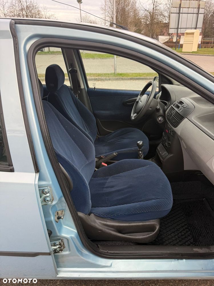 Fiat Punto 1.2 16V Active - 17