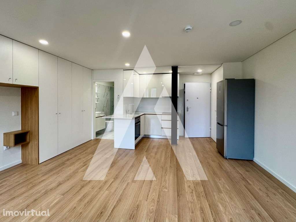 Apartamento T0 com Varanda no Centro do Porto - Grande imagem: 4/31