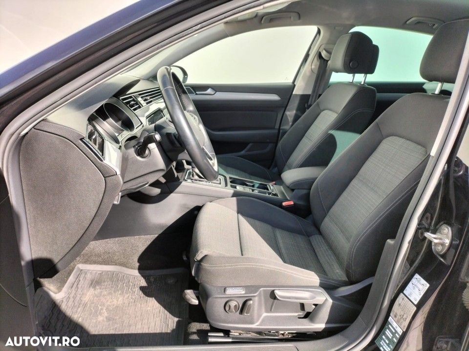 Volkswagen Passat - 12