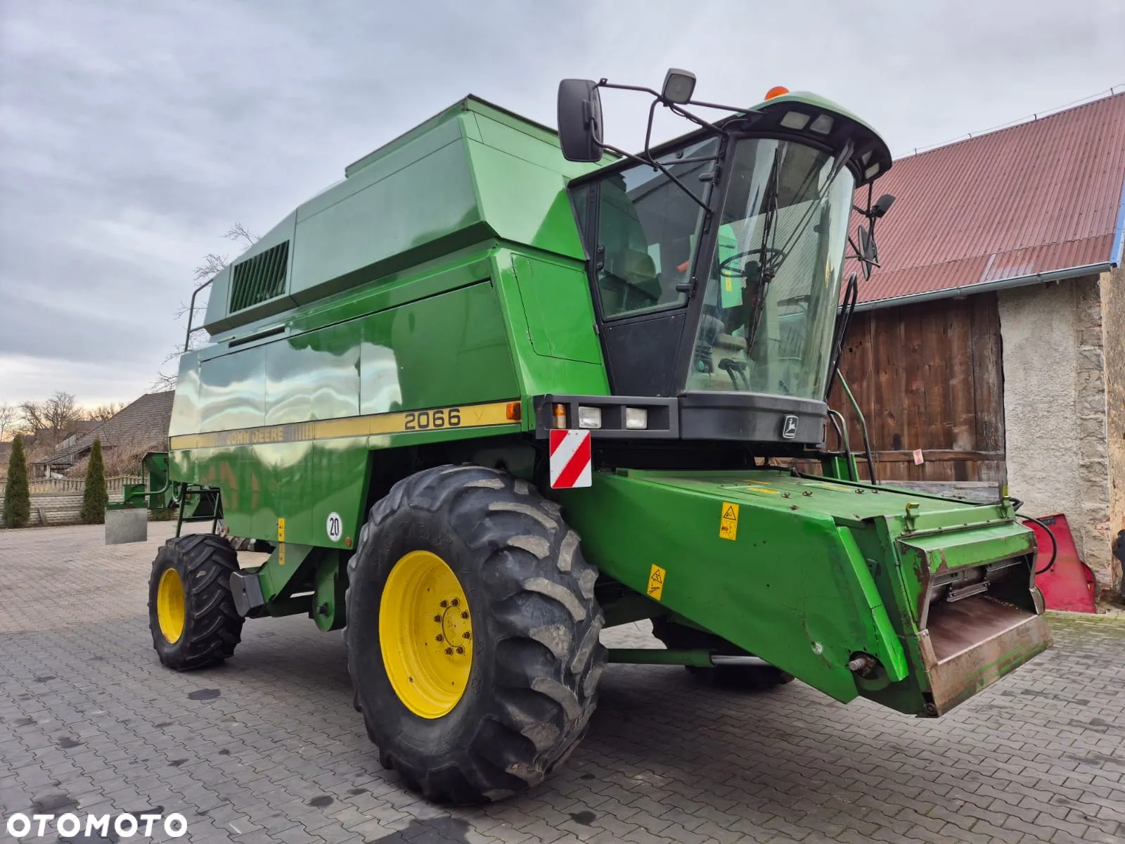 John Deere 2066 - 2