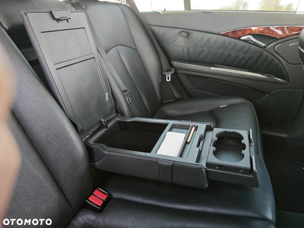 Mercedes-Benz Klasa E 320 T 4-Matic Elegance - 26