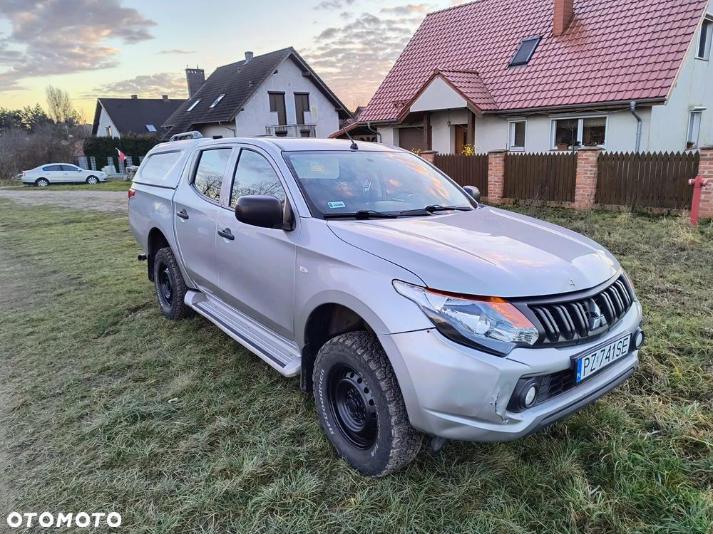 Mitsubishi L200 2.4 d CC Invite EU6 - 9