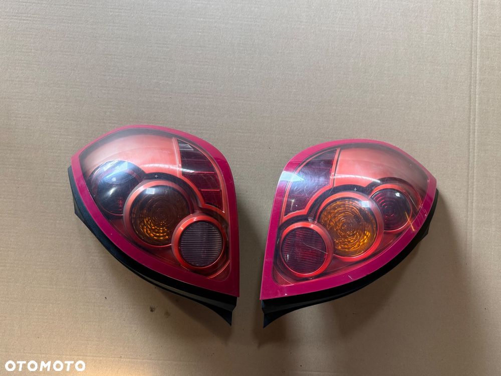 LAMPA TYLNA PRAWA LEWA NISSAN ALMERA N16 LIFT -WYSYŁKA- - 1