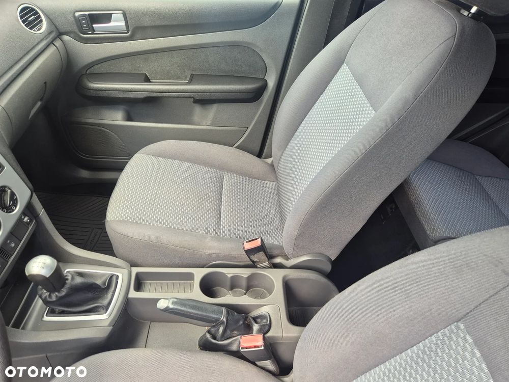 Ford Focus 1.6 Ti-VCT Connection - 13