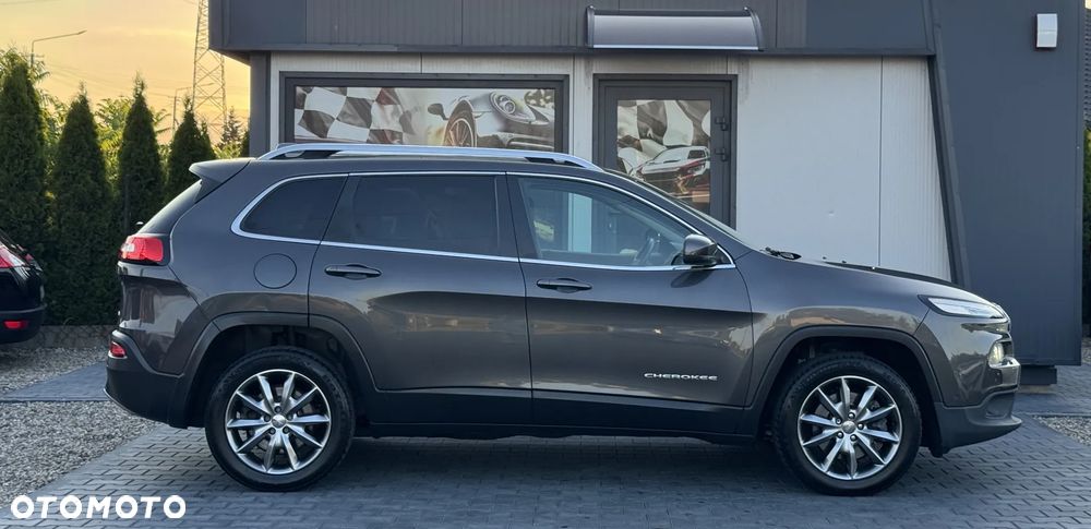 Jeep Cherokee - 7