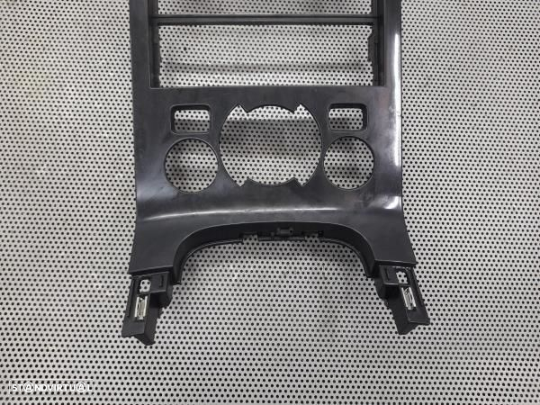 Moldura / Estrutura Consola Central / Rádio Peugeot 3008 Veículo Multi - 2