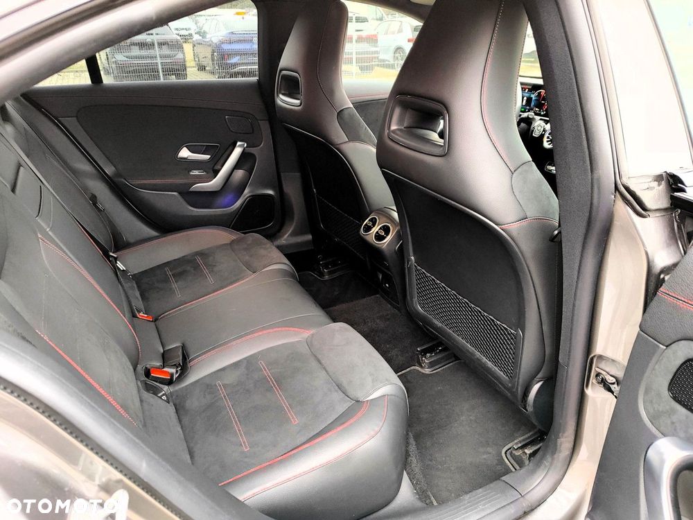 Mercedes-Benz CLA - 16