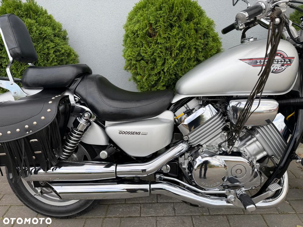 Honda VF - 24