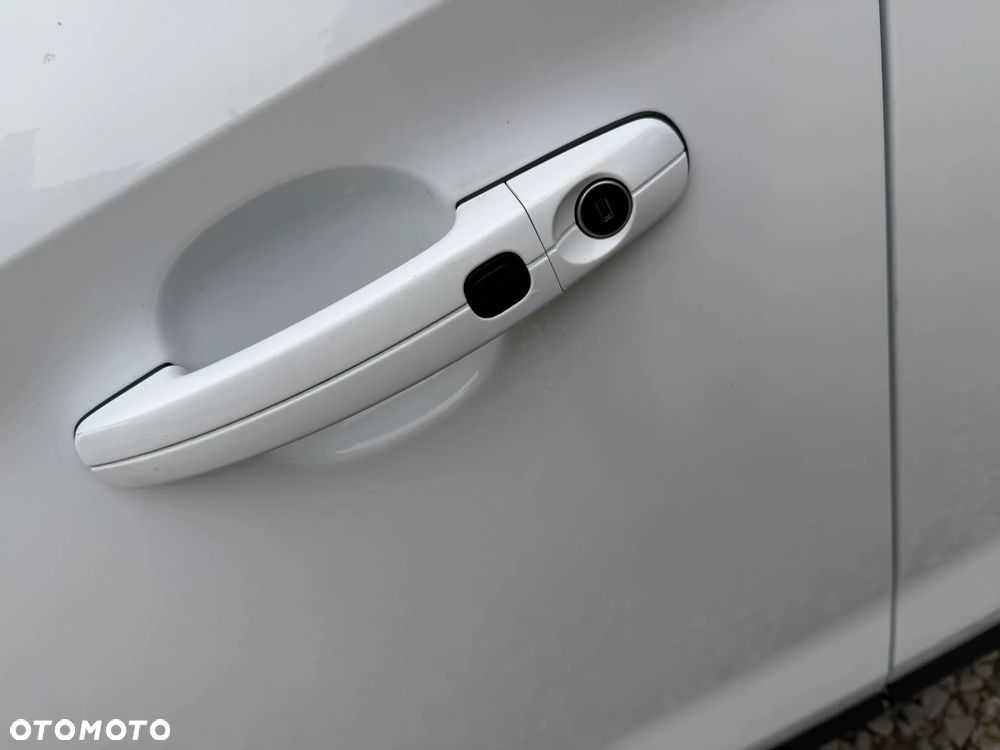 Ford Kuga 2.0 TDCi 4x4 Titanium - 21