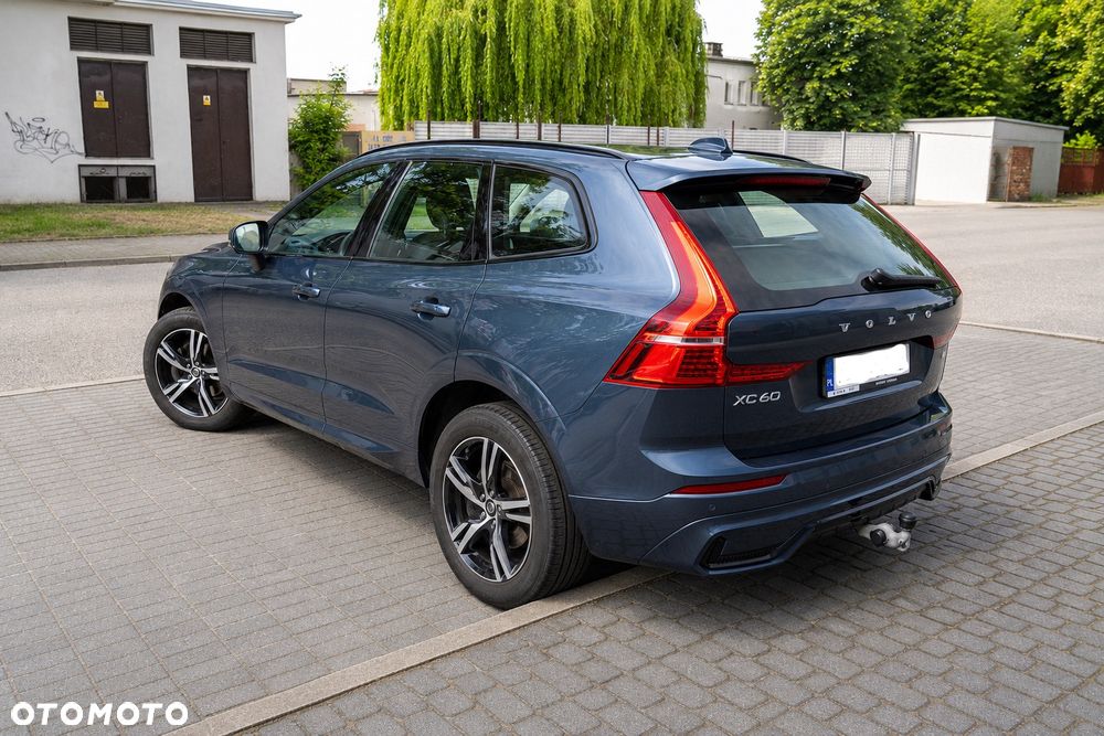 Volvo XC 60 B4 D AWD R-Design - 4
