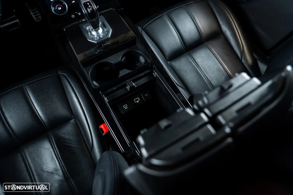 Land Rover Range Rover Evoque P300e R-Dynamic SE - 24