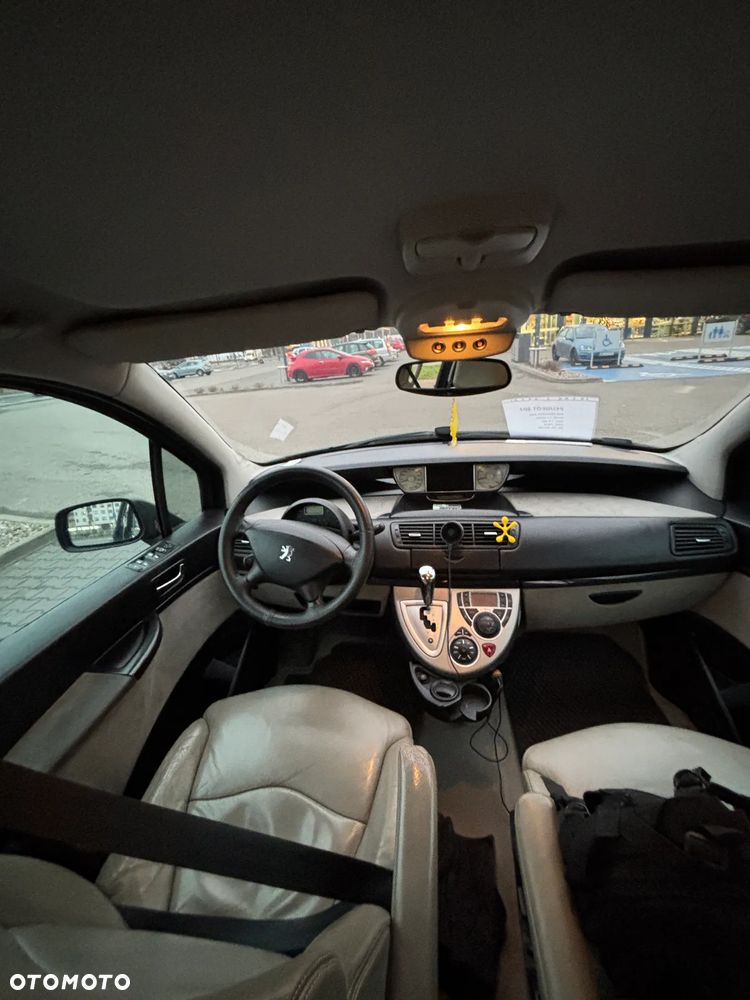 Peugeot 807 HDi 170 Bi-Turbo Automatik Premium - 5