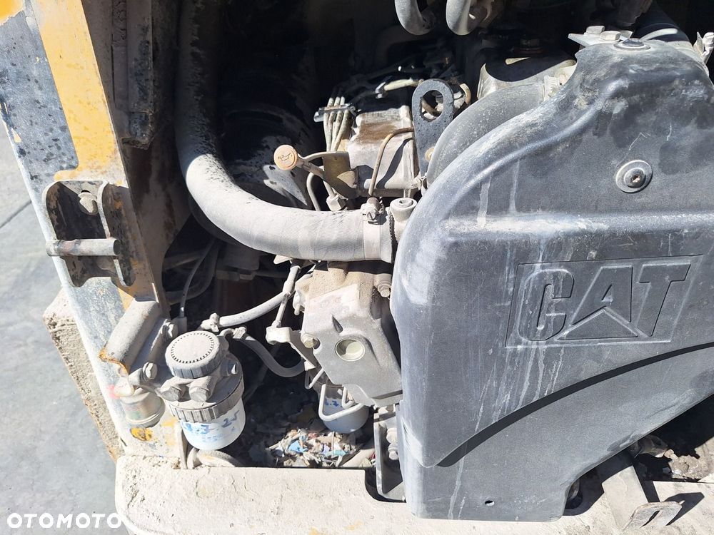 Caterpillar 226 4X4 - 36