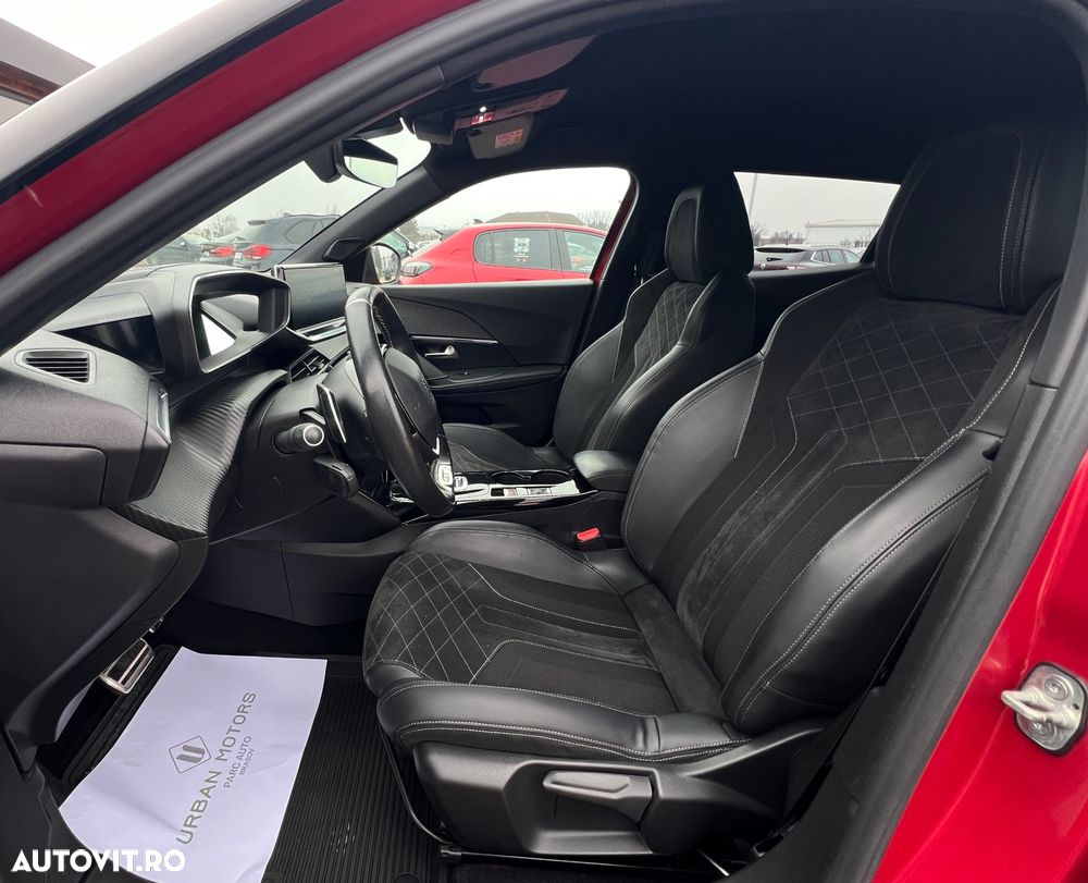 Peugeot 2008 PureTech 155 EAT8 GT Pack - 13