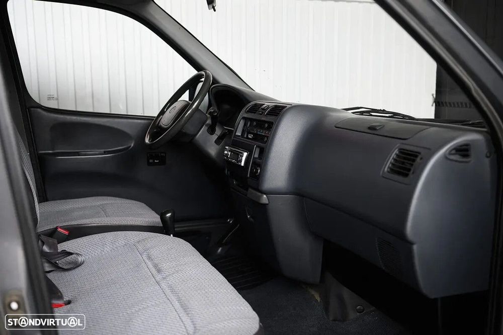 Toyota HiAce 2.4 D LXH12LG - 17