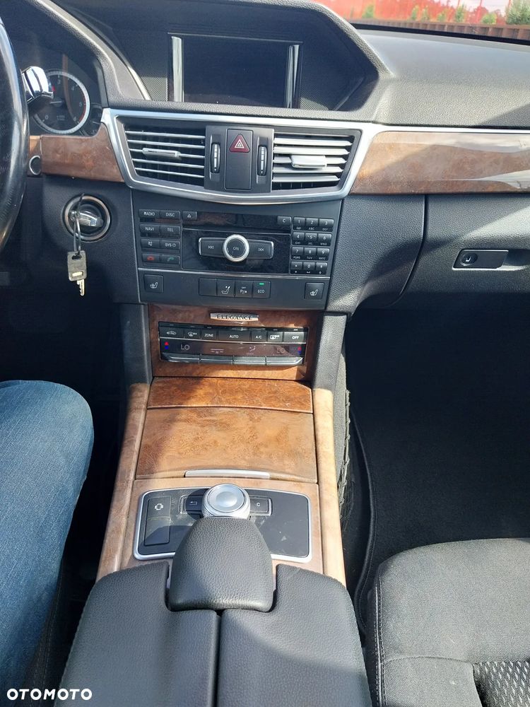 Mercedes-Benz Klasa E 200 BlueTEC 7G-TRONIC Elegance - 15