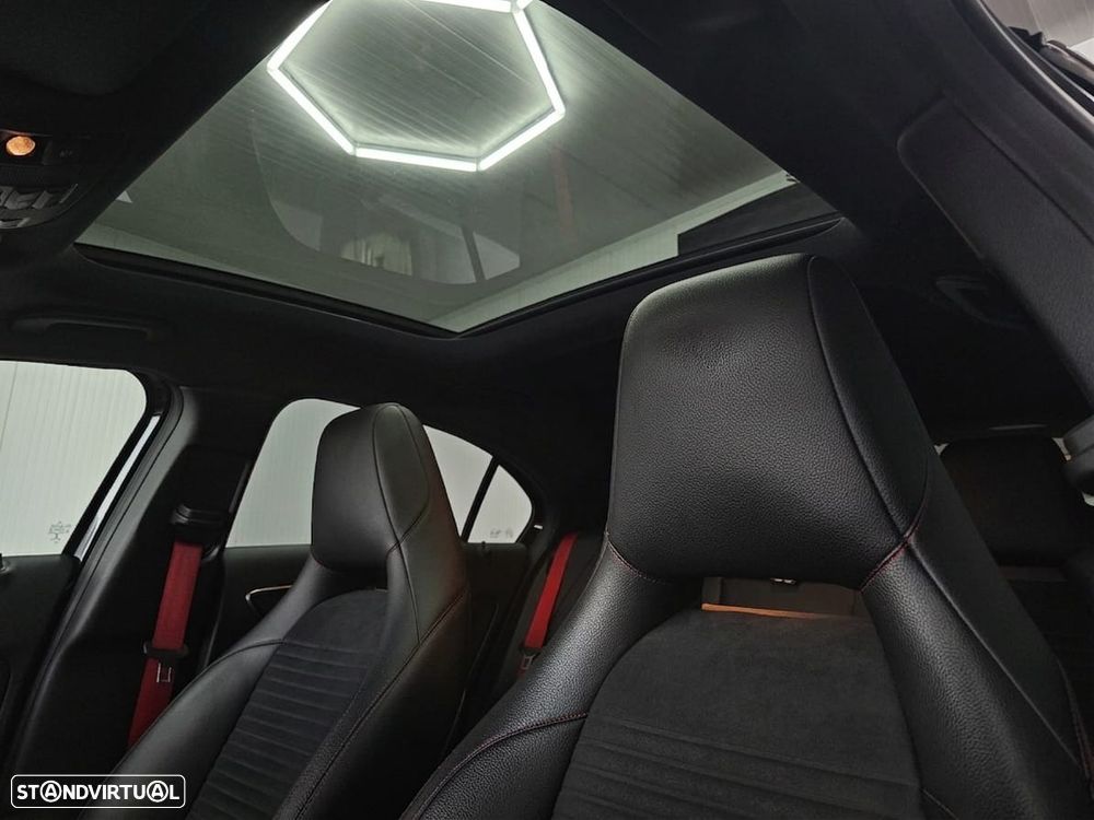 Mercedes-Benz A 45 AMG 4Matic Speedshift 7G-DCT - 22