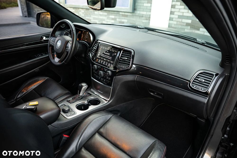 Jeep Grand Cherokee - 29