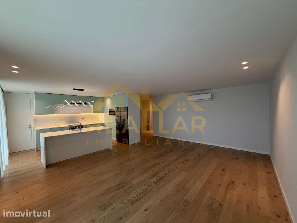 Apartamento T3 Semi-Novo no Coração de Vila do Conde - Grande imagem: 5/26