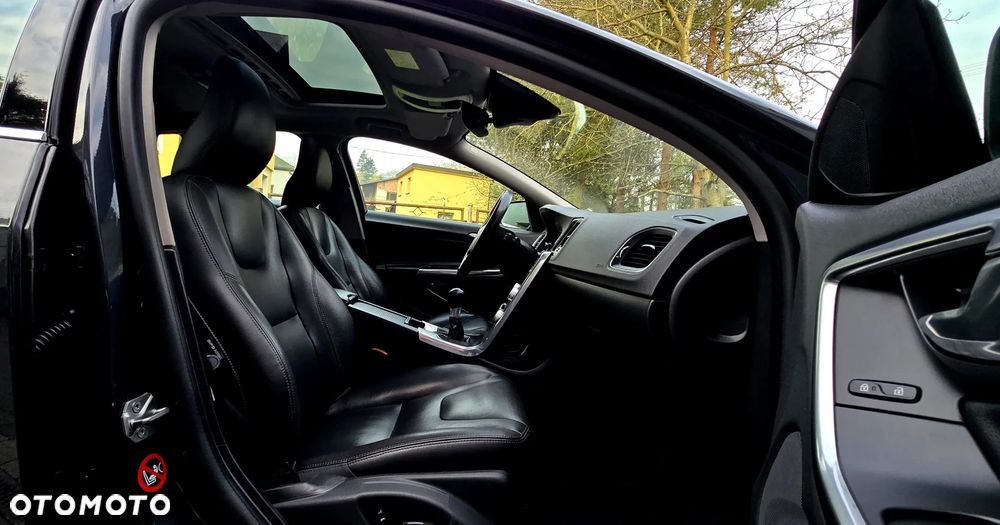 Volvo V60 T3 Summum - 35