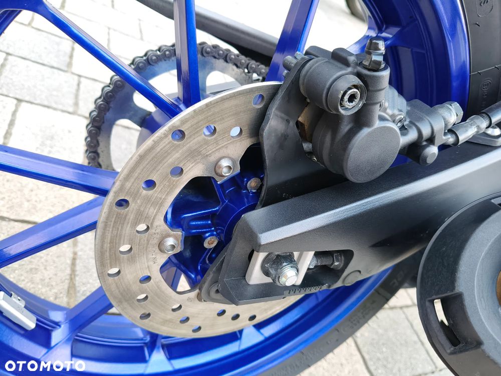 Yamaha YZF - 21