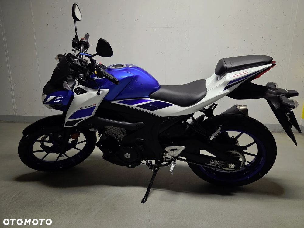Suzuki GSX - 2