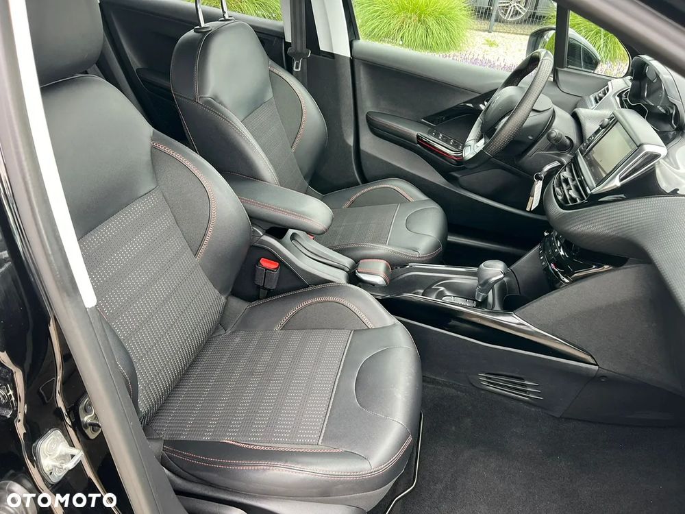 Peugeot 2008 PureTech 110 Stop&Start EAT6 GT-Line Edition - 11