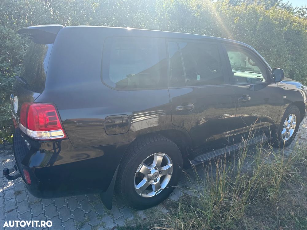 Toyota Land Cruiser - 4