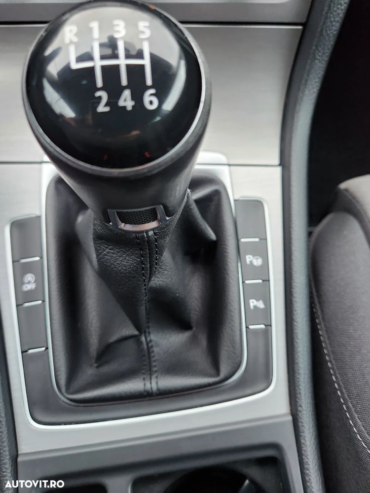 Volkswagen Golf 1.0 TSI BMT Comfortline - 24