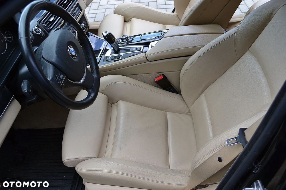 BMW Seria 5 520d Luxury Line - 11