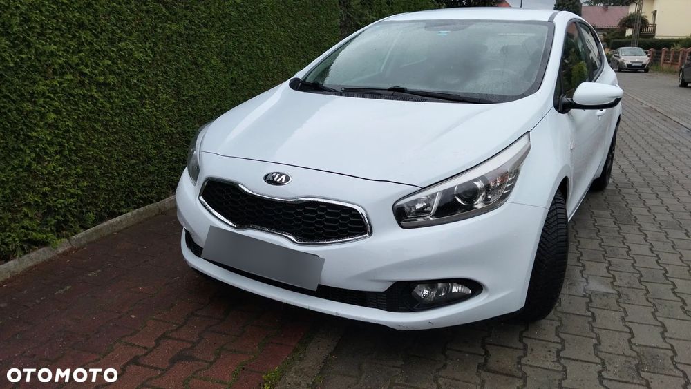 Kia Ceed - 11